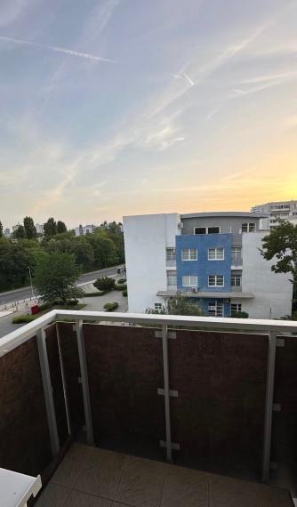 Do dlhodobého prenájmu krásny, moderne zariadený 2 izbový byt v projekte Omnia Business Center, BA II TOP