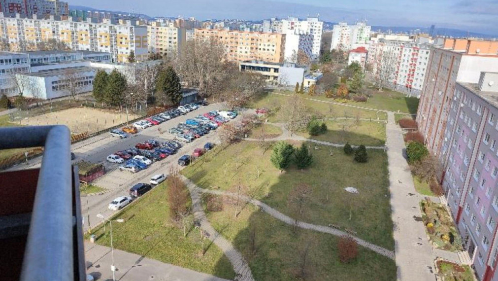 na prenájom priestranný a kompletne zariadený 3-izbový byt