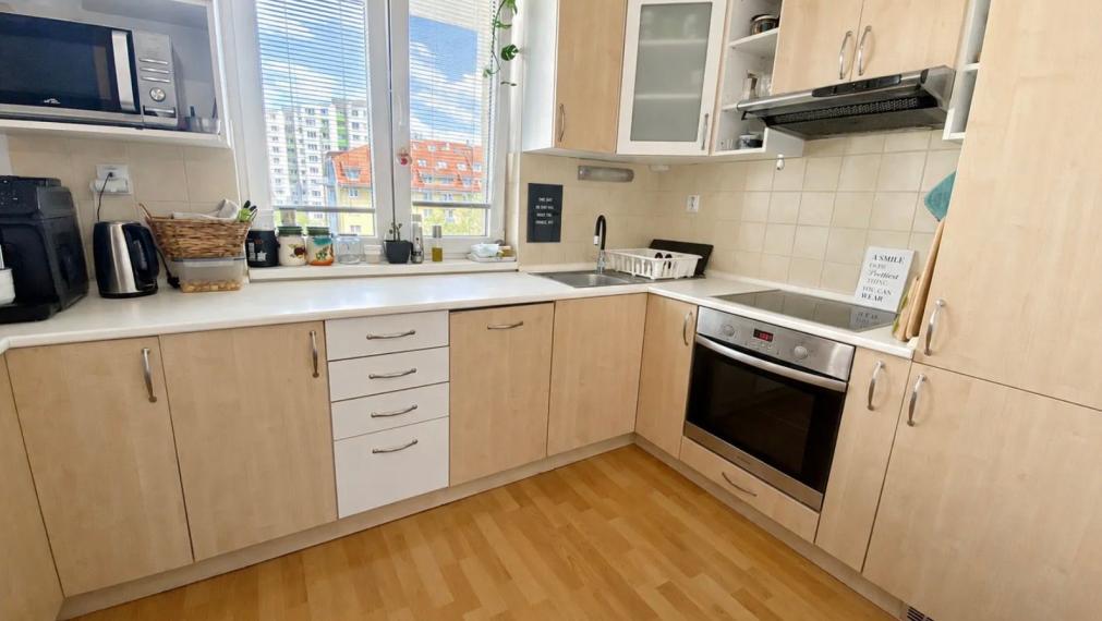 Na predaj priestranný 2-izbový byt na Rusovskej ceste, Bratislava V TOP