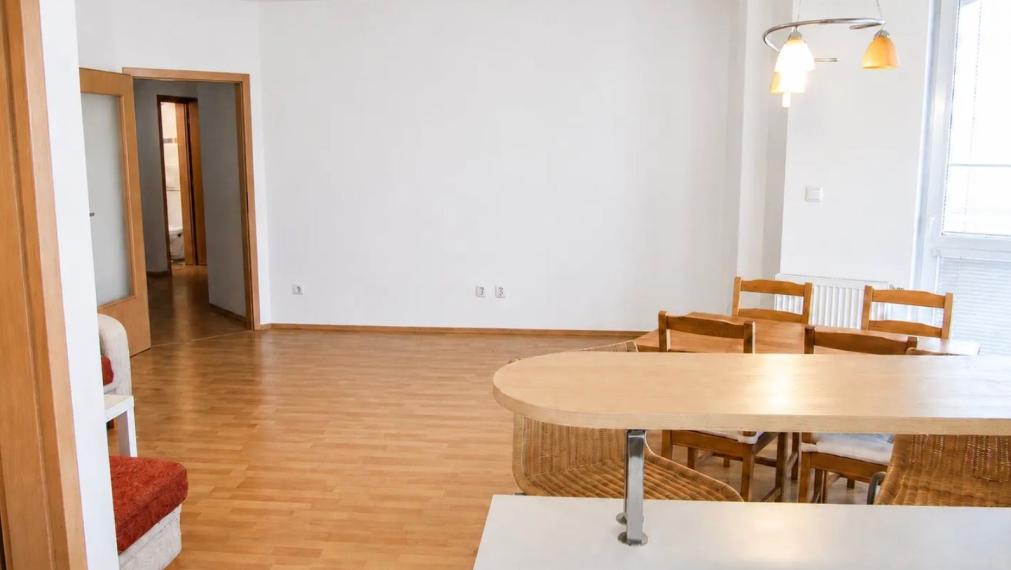 Na predaj priestranný 2-izbový byt na Rusovskej ceste, Bratislava V TOP