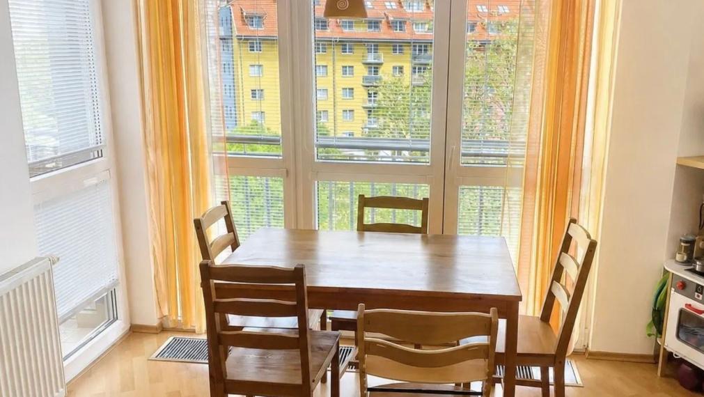 Na predaj priestranný 2-izbový byt na Rusovskej ceste, Bratislava V TOP