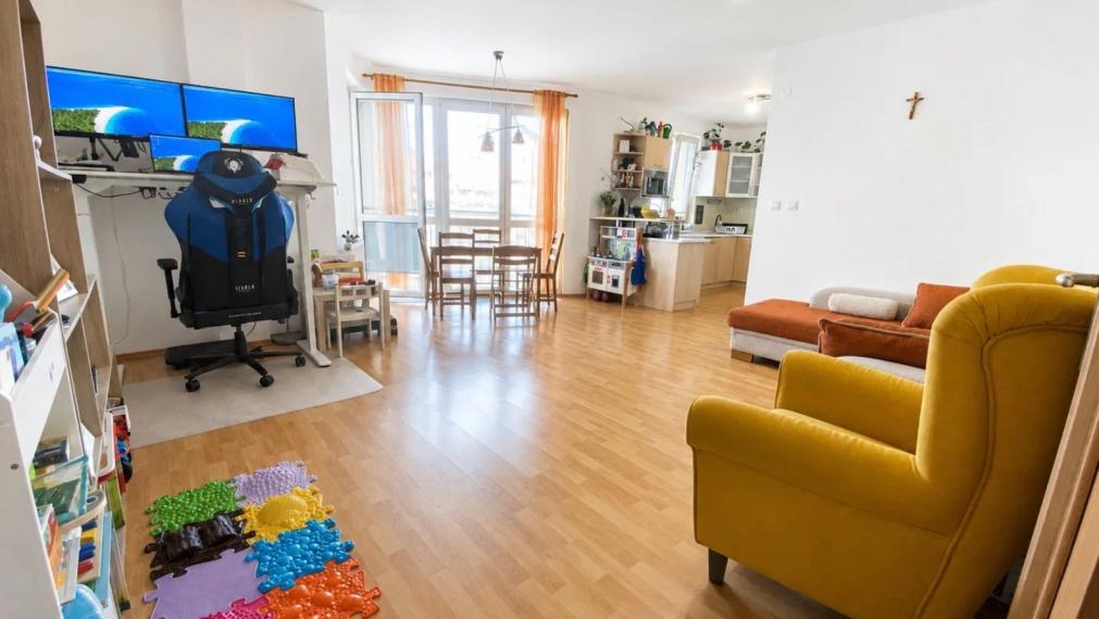 Na predaj priestranný 2-izbový byt na Rusovskej ceste, Bratislava V TOP