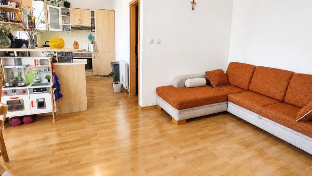 Na predaj priestranný 2-izbový byt na Rusovskej ceste, Bratislava V TOP