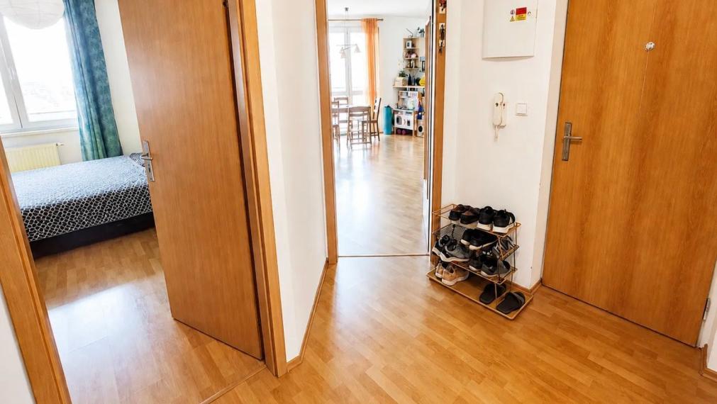 Na predaj priestranný 2-izbový byt na Rusovskej ceste, Bratislava V TOP
