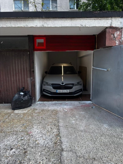 Na predaj garáž na Rajčianskej ulici vo Vrakuni