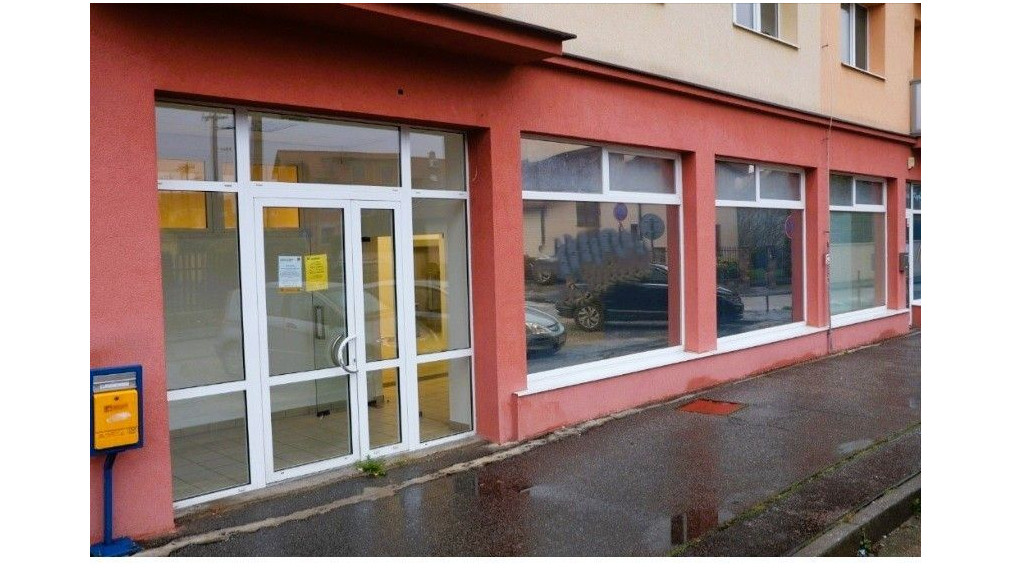 OBCHODNÝ PRIESTOR ORIENTOVANÝ DO ULICE – TRNÁVKA – KAŠMÍRSKA