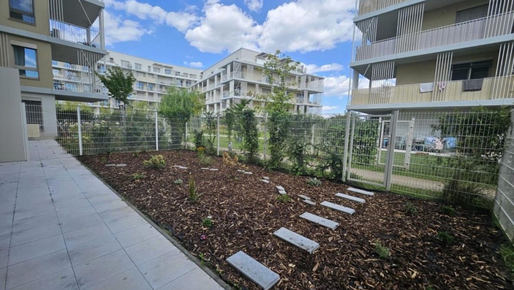 Na prenájom štýlový, moderný, svetlý a kompletne zariadený 2 - izbový byt s vlastnou predzáhradkou, BA II TOP