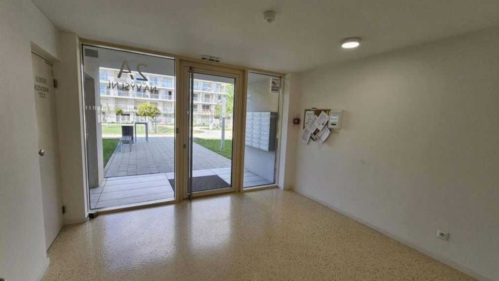 Na prenájom štýlový, moderný, svetlý a kompletne zariadený 2 - izbový byt s vlastnou predzáhradkou, BA II TOP