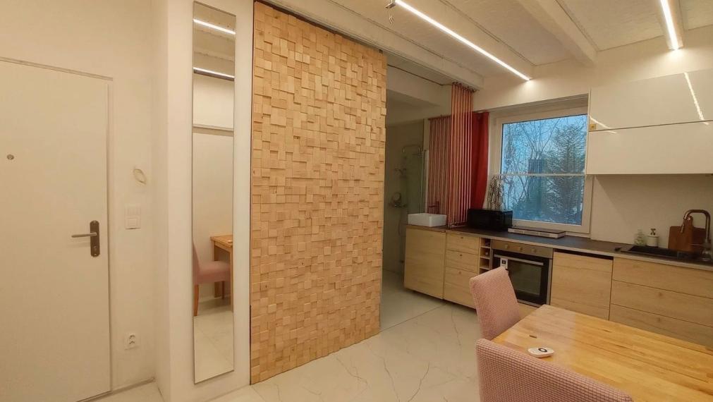 Na predaj útulný a prakticky riešený 1-izbový byt po kompletnej rekonštrukcii, Bratislava I TOP