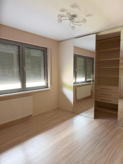 Na predaj priestranný 4 izbový byt 124,93 m² v uzavretom zelenom areáli s ihriskom – Bratislava IV TOP