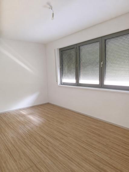 Na predaj priestranný 4 izbový byt 124,93 m² v uzavretom zelenom areáli s ihriskom – Bratislava IV TOP