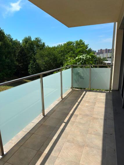 Na predaj priestranný 4 izbový byt 124,93 m² v uzavretom zelenom areáli s ihriskom – Bratislava IV TOP