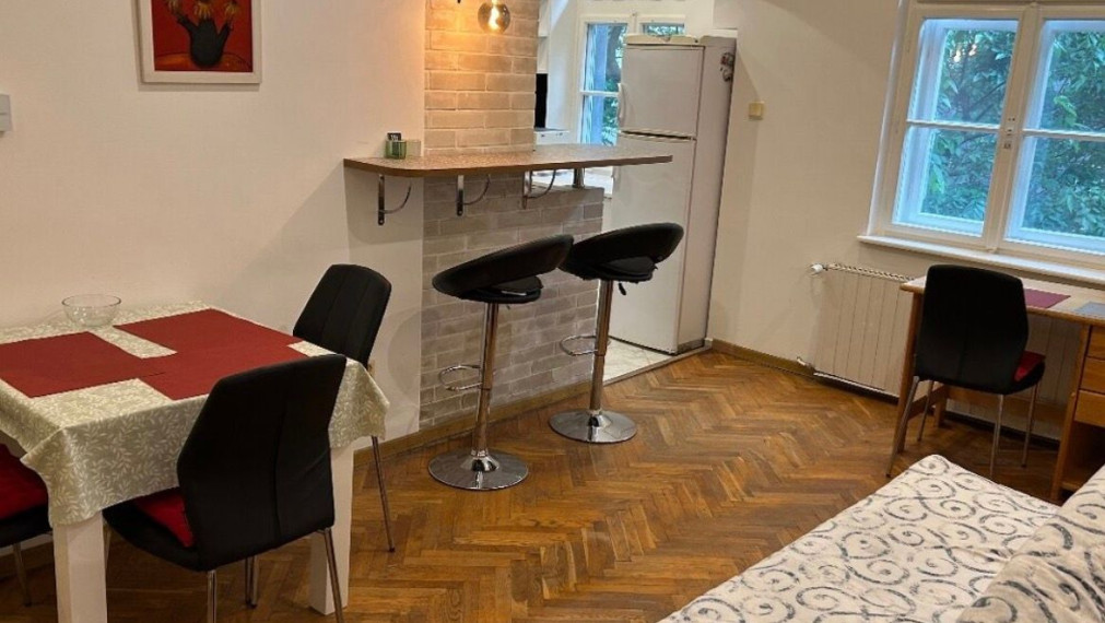 Na prenájom zariadený 2-izbový byt s výmerou 49 m2, Bratislava I TOP