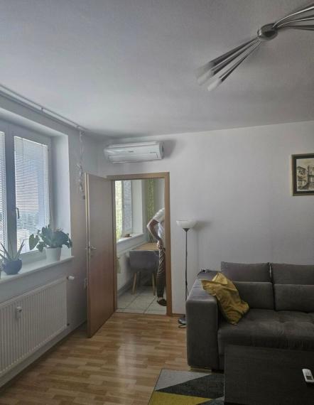 Na dlhodobý prenájom pekný, kompletne zrekonštruovaný 2-izbový byt, Bratislava II TOP