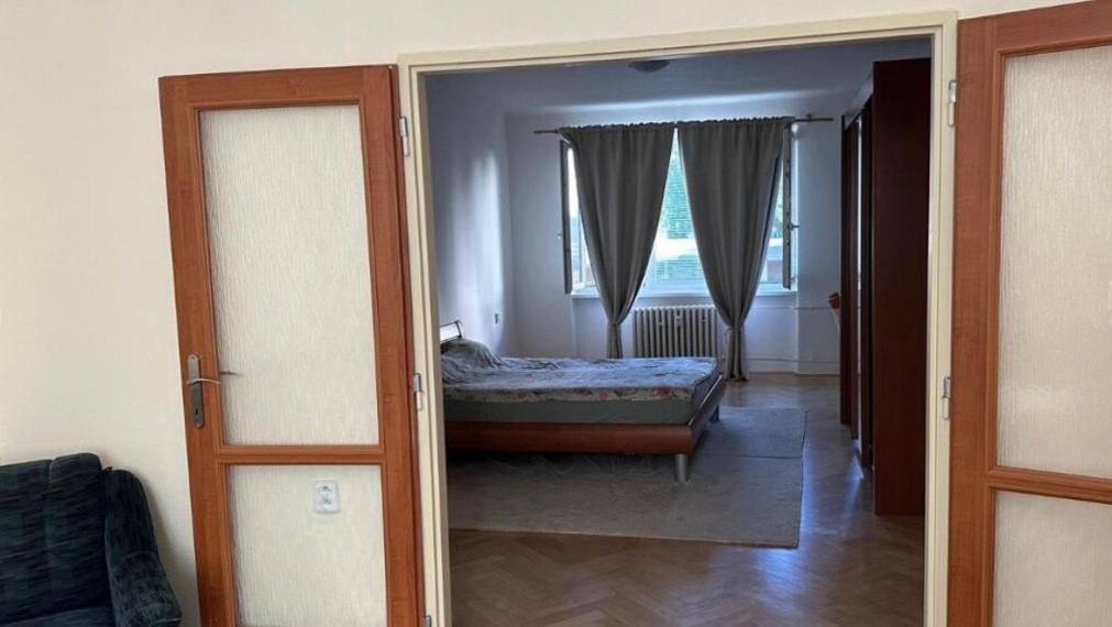Na prenájom útulný a priestranný 2-izbový byt s výmerou 60 m2, Bratislava I TOP