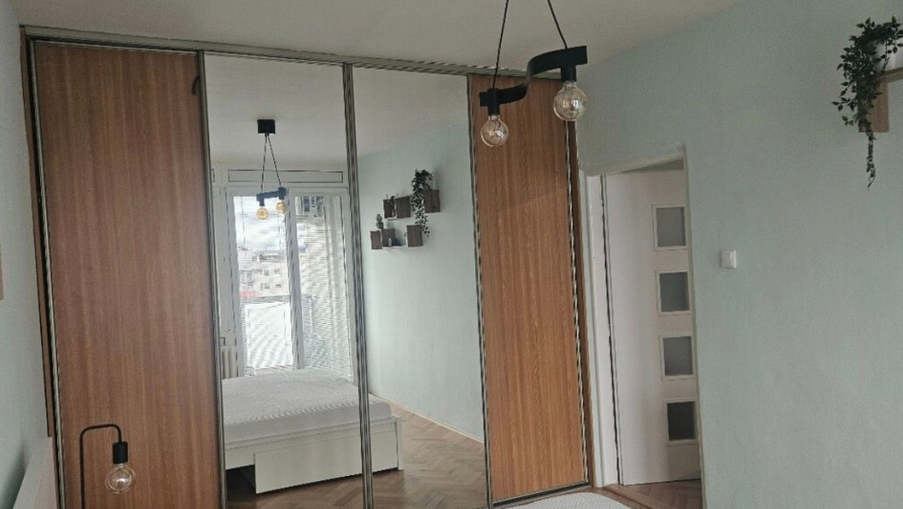 Na prenájom pekný a svetlý 3-izbový byt na Čaklovskej ulici, Bratislava II TOP