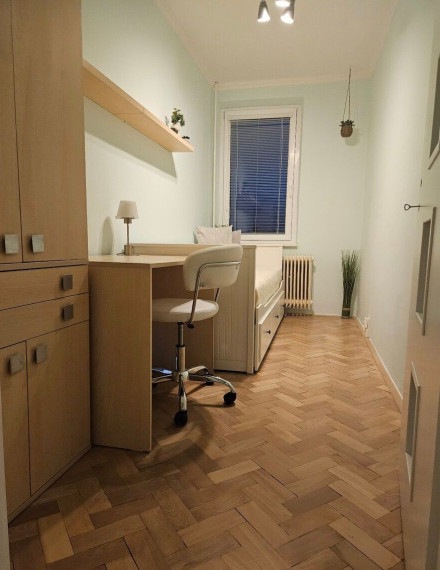 Na prenájom pekný a svetlý 3-izbový byt na Čaklovskej ulici, Bratislava II TOP