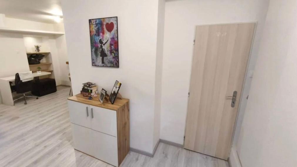 Na predaj vkusne zrekonštruovaná a kompletne zariadená garsónka - Bratislava I TOP