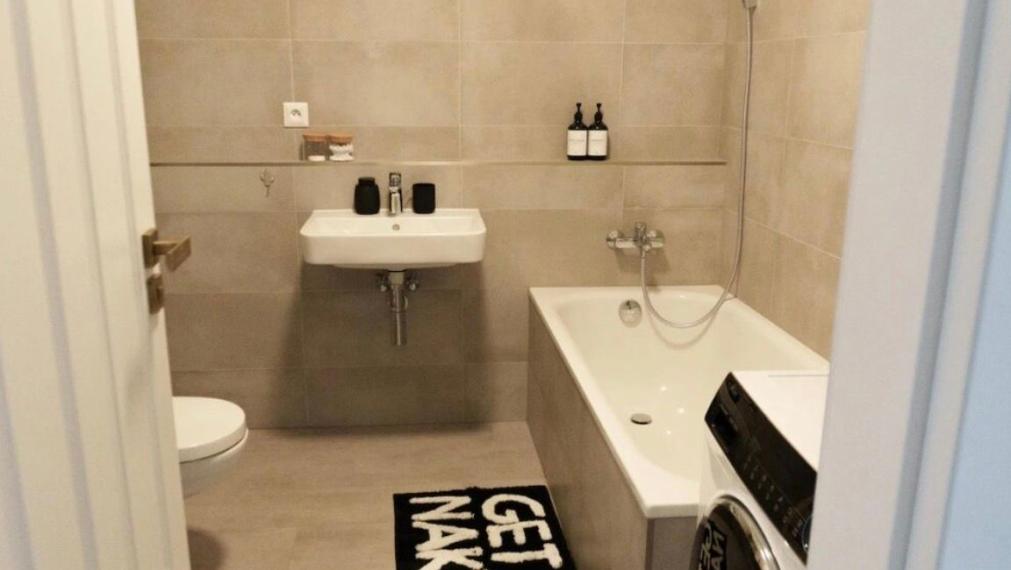 Na prenájom moderný, kompletne zariadený 2-izbový apartmán v novostavbe 