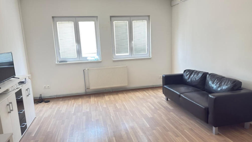 Prenájom 2 izbového apartmánu – Ľudovíta Fullu, Dlhé Diely – 50 m²