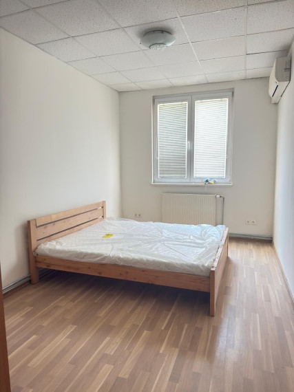 Prenájom 2 izbového apartmánu – Ľudovíta Fullu, Dlhé Diely – 50 m²
