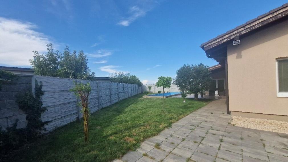 Rodinný dom s bazénom na predaj – Senec, časť Lesopark