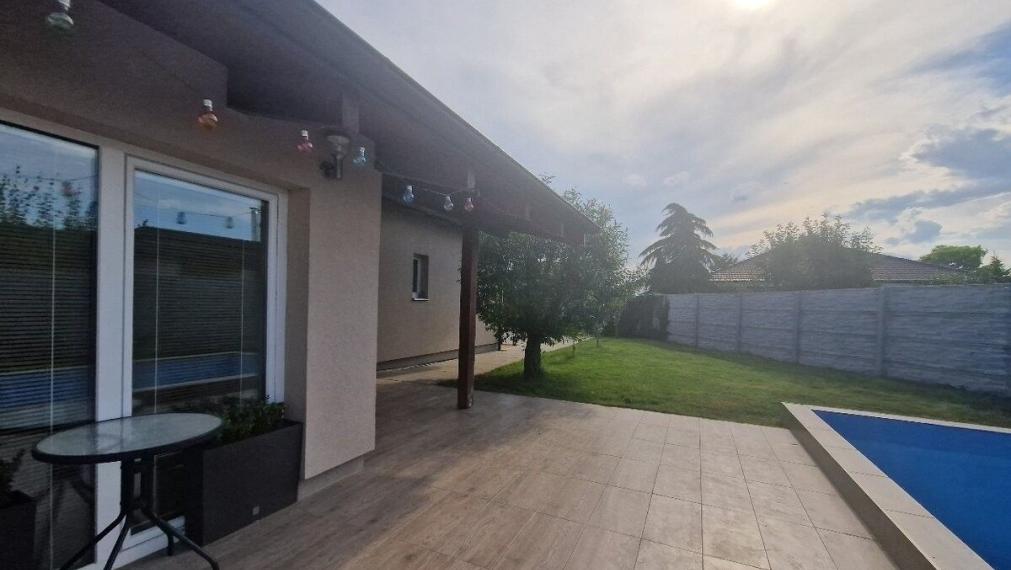 Rodinný dom s bazénom na predaj – Senec, časť Lesopark