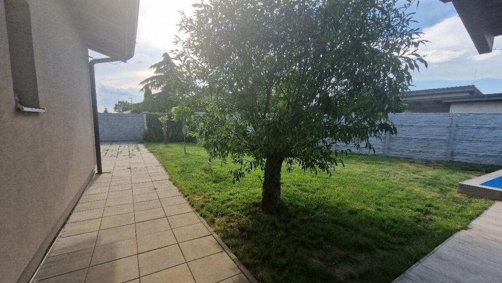 Rodinný dom s bazénom na predaj – Senec, časť Lesopark