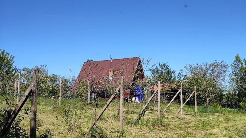 Na predaj rekreačná chatka s veľkým slnečným pozemkom pri Kučišdorskej doline – Pezinok TOP