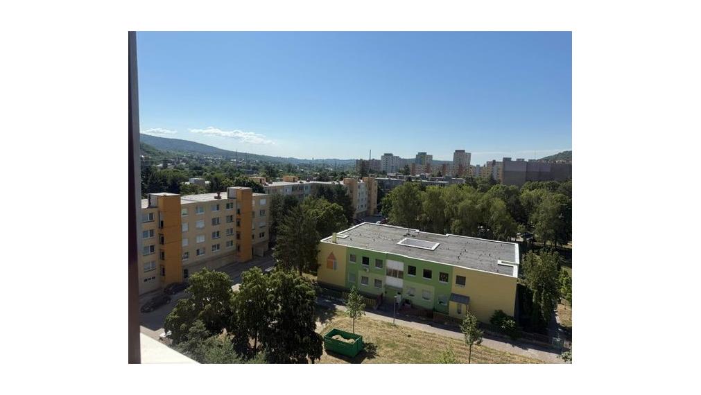 Na predaj priestranný 2-izbový byt po rekonštrukcii, Bratislava IV TOP