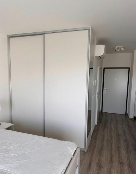 Na prenájom kompletne zariadený a klimatizovaný 1-izbový byt s balkónom, Bratislava V TOP