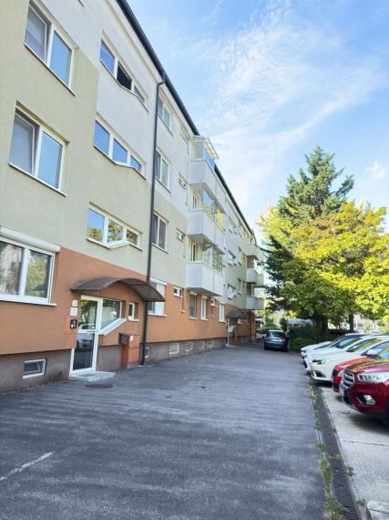 Prenájom 3-izbového bytu, Bratislava – Podunajská 13 TOP