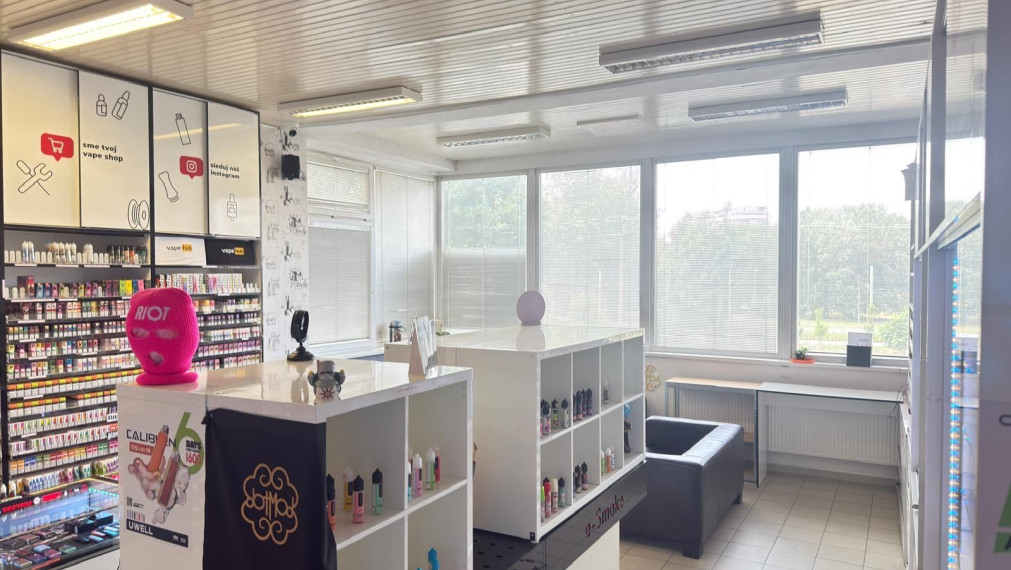 OBCHODNÝ PRIESTOR – NÁMESTIE HRANIČIAROV, BRATISLAVA 100 m² | samostatná budova | TOP
