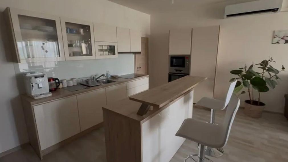 Na predaj priestranný 3-izbový byt po novej kompletnej rekonštrukcii, Bratislava IV TOP