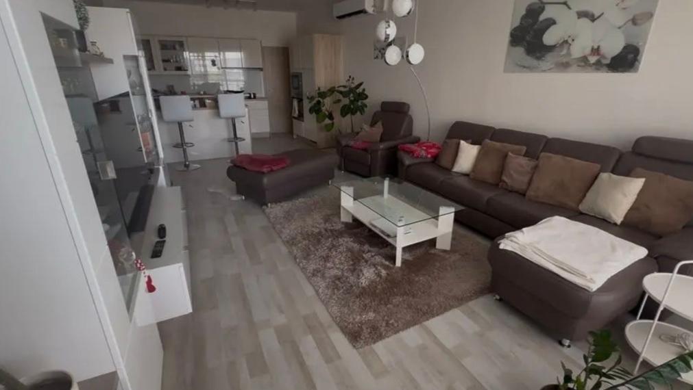 Na predaj priestranný 3-izbový byt po novej kompletnej rekonštrukcii, Bratislava IV TOP
