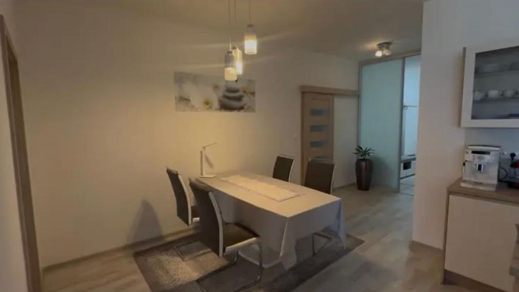 Na predaj priestranný 3-izbový byt po novej kompletnej rekonštrukcii, Bratislava IV TOP