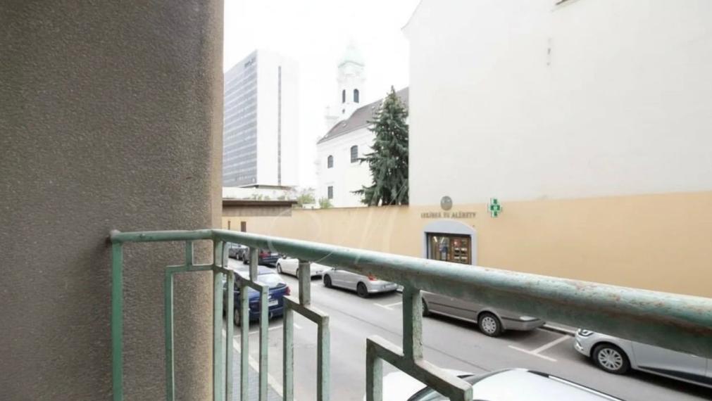 Na dlhodobý prenájom krásna, kompletne zariadená a štýlová garsónka, BA I TOP