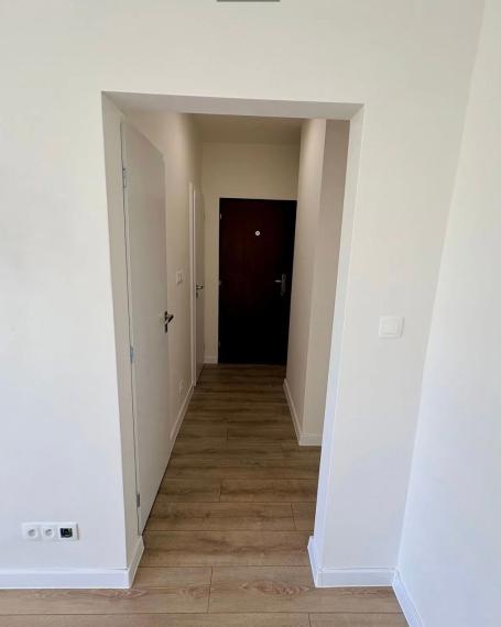 Na predaj útulný a moderne zrekonštruovaný 1,5-izbový byt v stave holobyt 