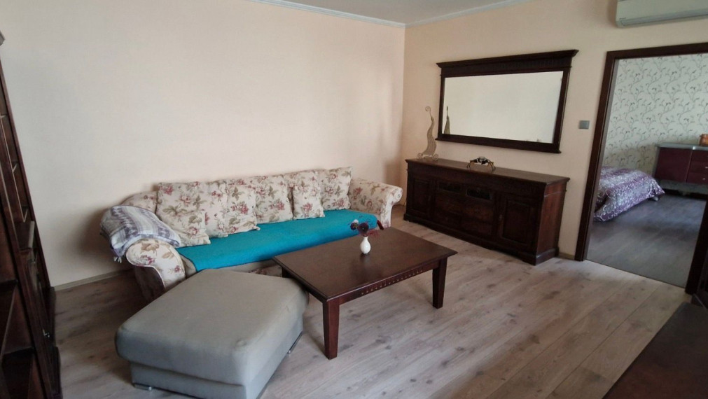 Na dlhodobý prenájom priestranný a svetlý 4-izbový byt s výmerou 120 m2