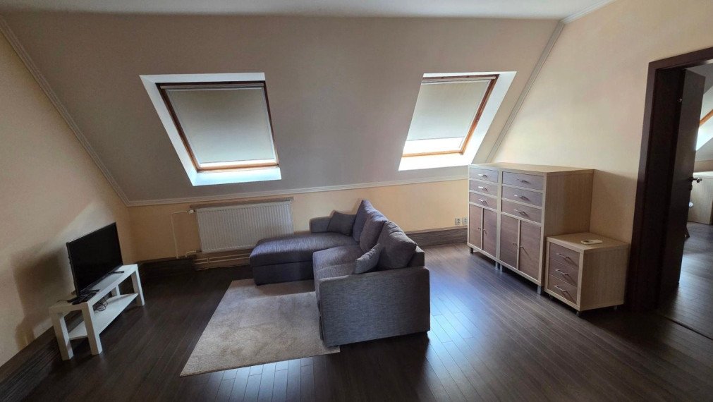 Na dlhodobý prenájom priestranný a svetlý 4-izbový byt s výmerou 120 m2