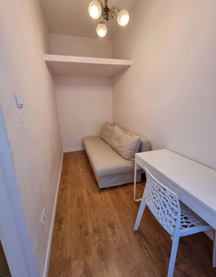 Na prenájom priestranný a svetlý 4,5 izbový byt s výmerou 108 m2 - Bratislava I