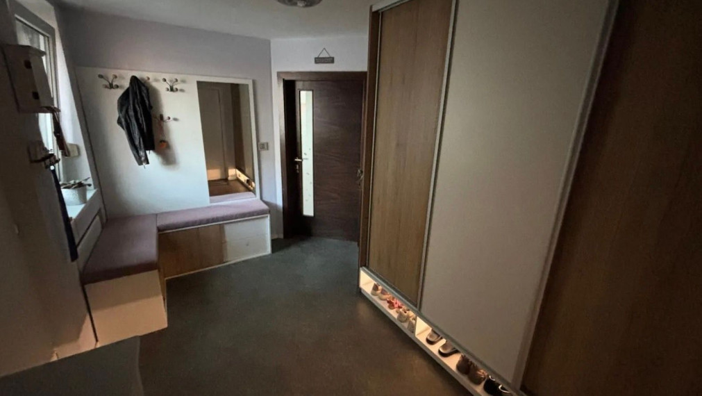 Na predaj priestranný, čiastočne zrekonštruovaný 5-izbový rodinný dom o rozlohe 227m2