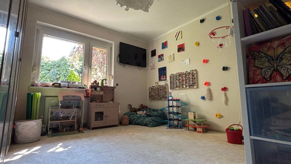 Na predaj priestranný, čiastočne zrekonštruovaný 5-izbový rodinný dom o rozlohe 227m2