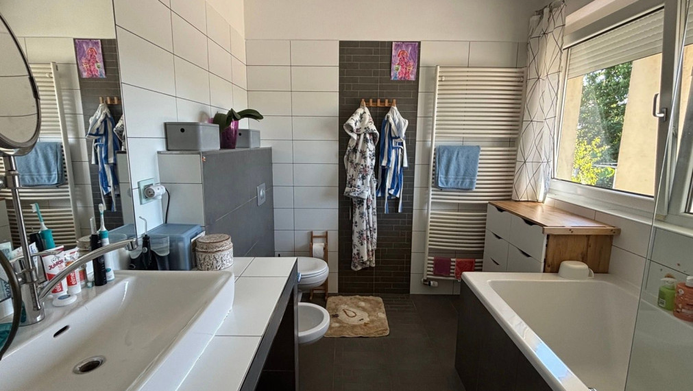 Na predaj priestranný, čiastočne zrekonštruovaný 5-izbový rodinný dom o rozlohe 227m2