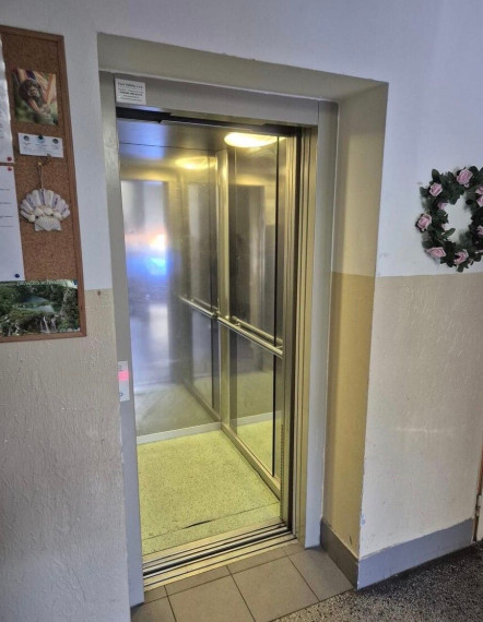 Na prenájom priestranný, svetlý a kvalitne zariadený 3-izbový byt - Bratislava I