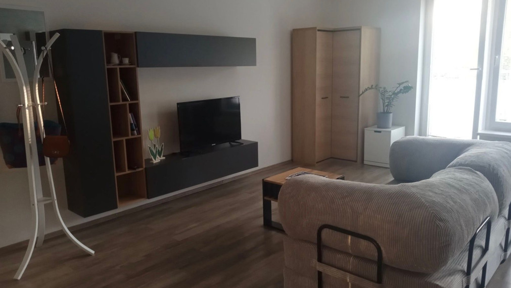 Na prenájom svetlý, kompletne zariadený byt s výmerou 41 m2, Bratislava V TOP
