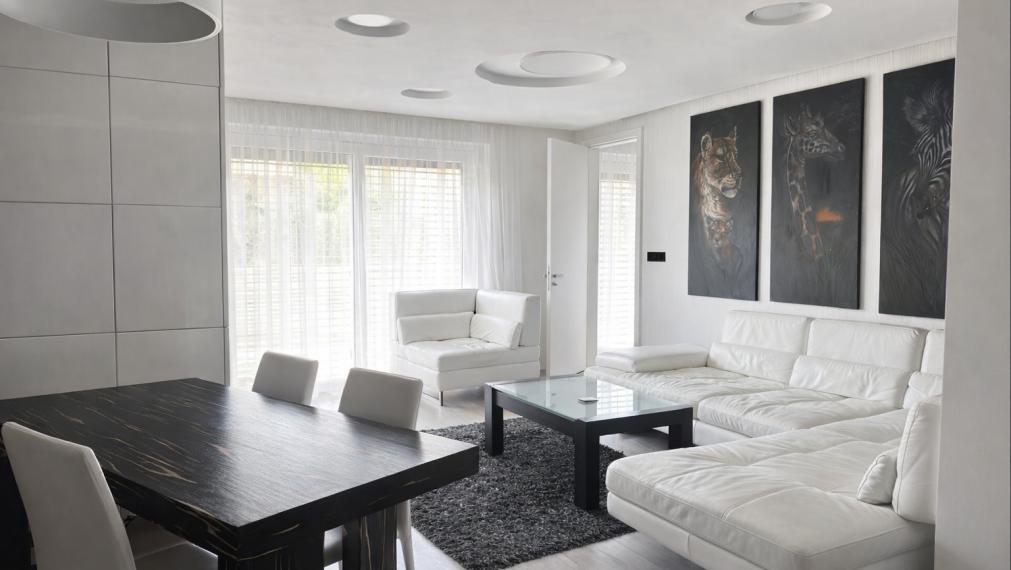 Exkluzívny 3 izbový byt na predaj s terasou ~60 m² a garážou 30 m², Bratislava I TOP