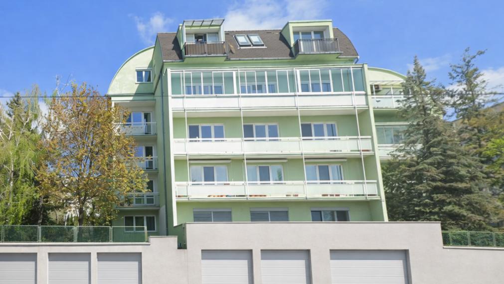 Exkluzívny 3 izbový byt na predaj s terasou ~60 m² a garážou 30 m², Bratislava I TOP