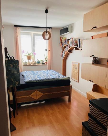 Na predaj tichý 3-izbový byt s dvomi lodžiami v centre Senca