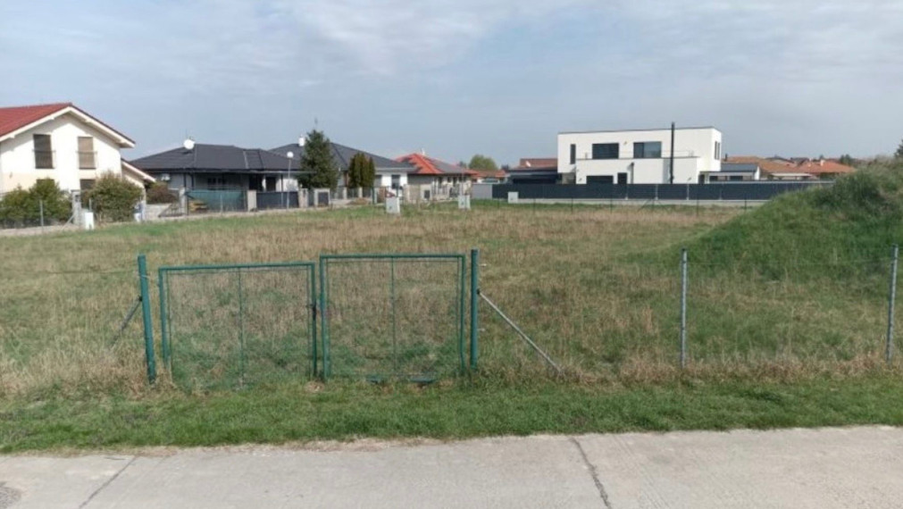 Na predaj atraktívny stavebný pozemok s výmerou 721 m2